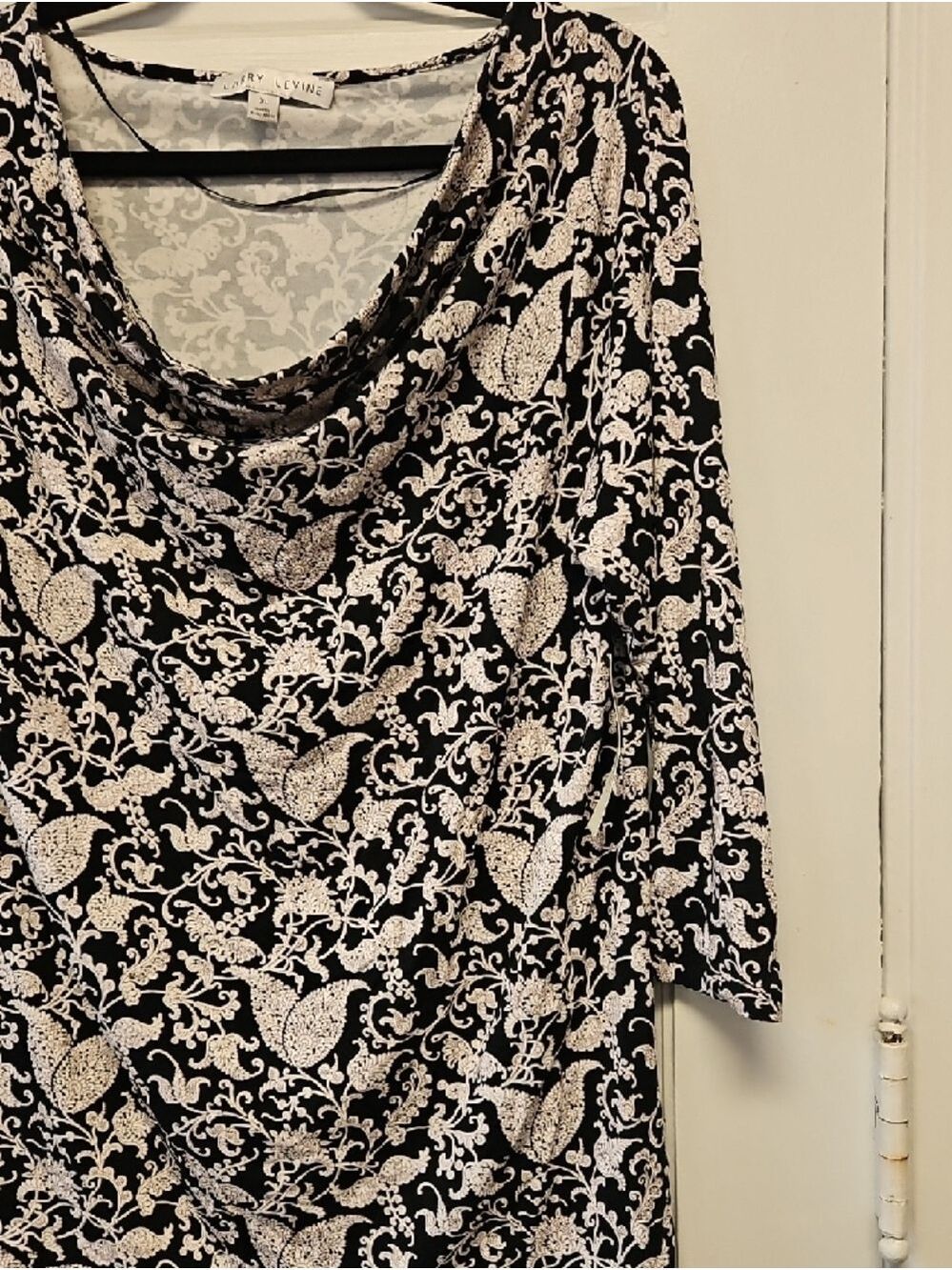 Larry Levine Black and White Cowl Neck 3/4 Sleeve Top XL - Picture 3 of 9